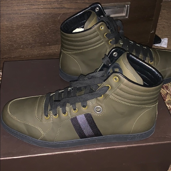 Green Gucci sneakers - Picture 2 of 8